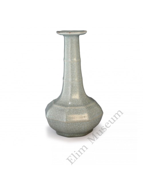 1579  A Ru-ware long-neck dish mouth vase  